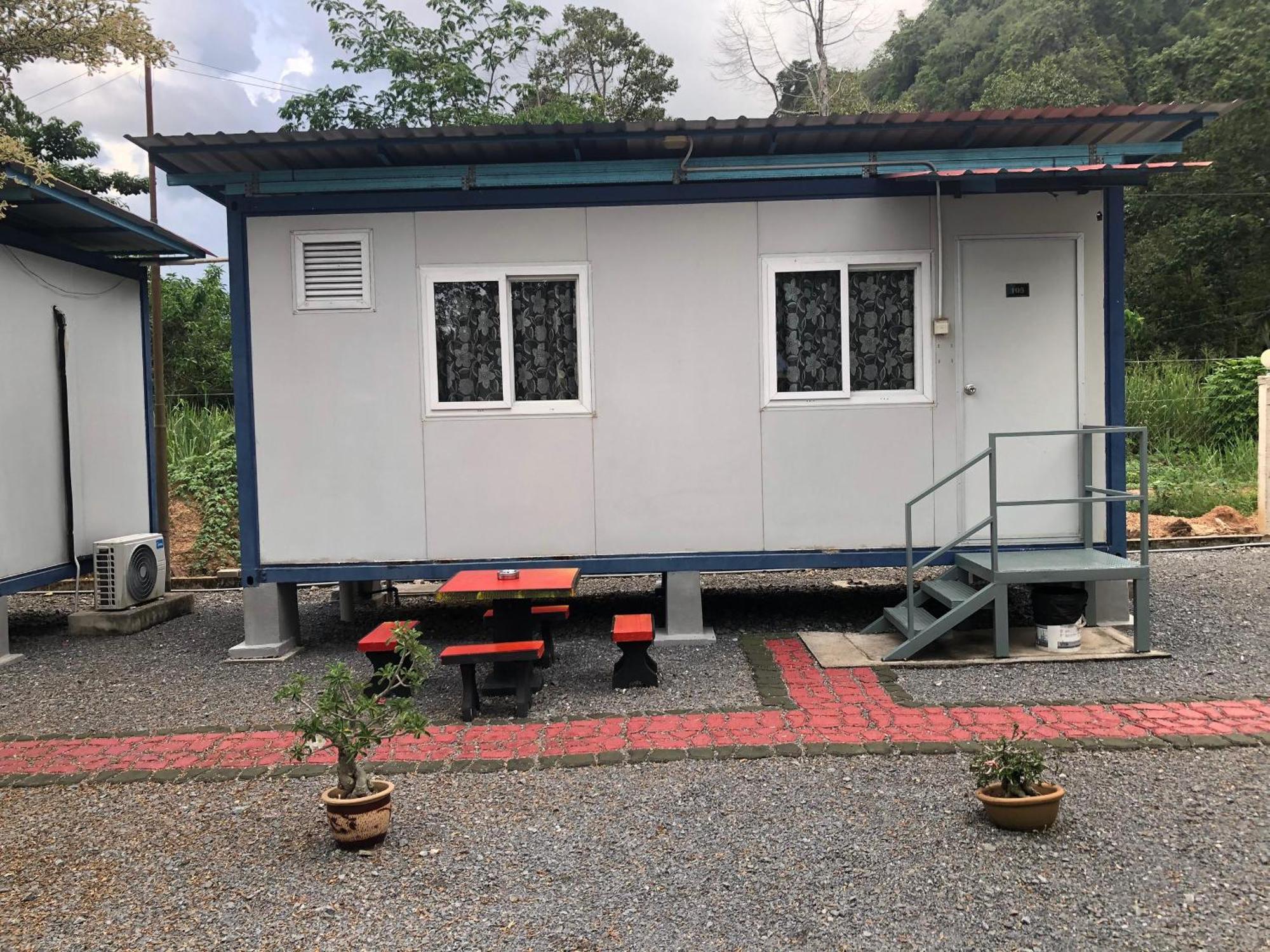 Guest House Gua Kelam Kaki Bukit Eksteriør bilde